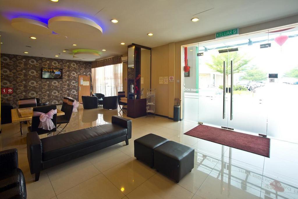 Hotel Zamburger Skudai Exterior photo